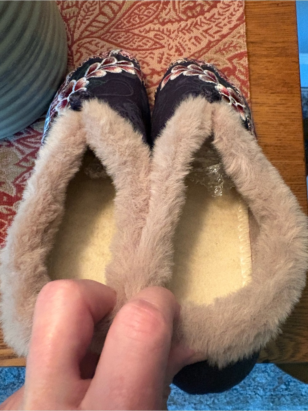 Plush-Lined Floral Embroidered Slip-On Slippers - Navy - Picture 4 of 6
